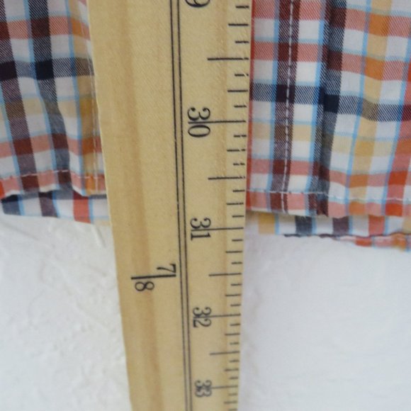 IZOD* Men's Short Sleeve Button Down Curved Hem Chest Pocket Plaid Shirt~Size XL - Picture 8 of 11